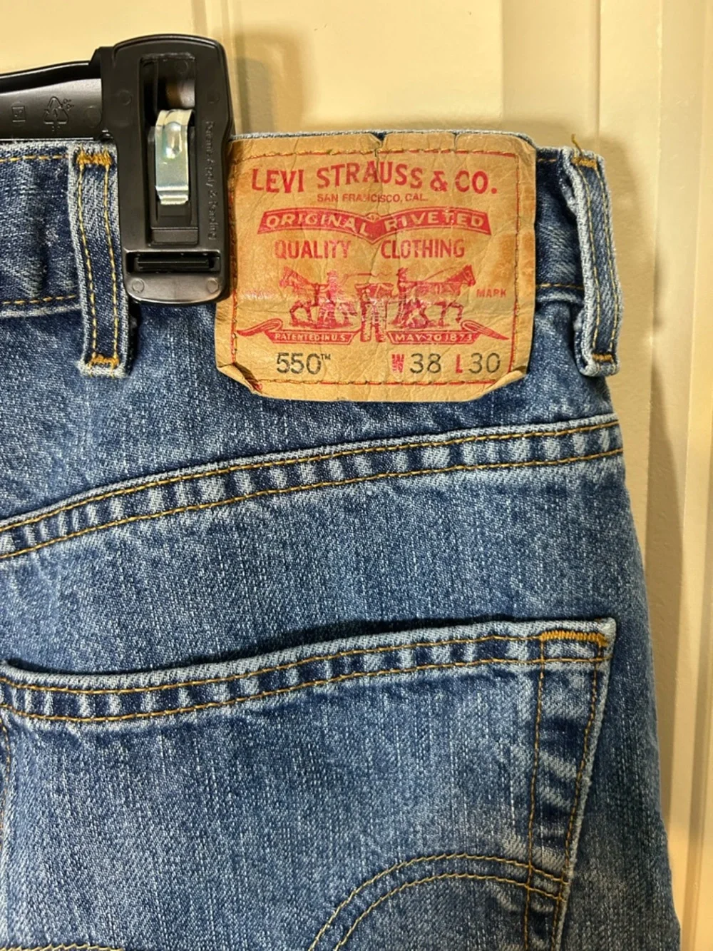 Levi 550 Men Jeans, Ralaxed Fit Straight Leg BlueDenim Light Wash Casual 38x30 - Picture 6 of 15